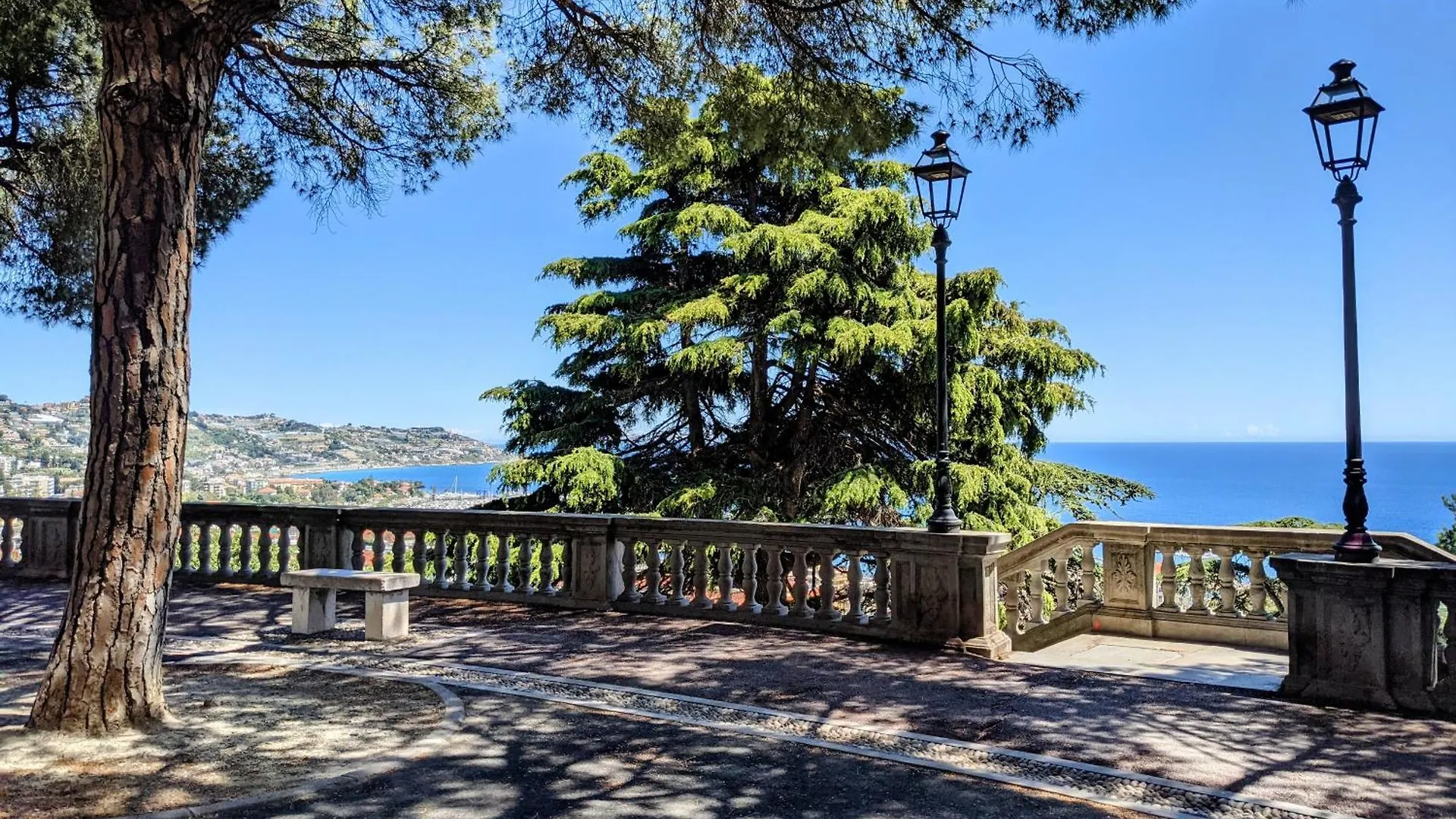 248 - Casa Amarcord - Appartamento Vintage Vista Mare E A Pochi Minuti Dal Centro Di Sanremo Apartment